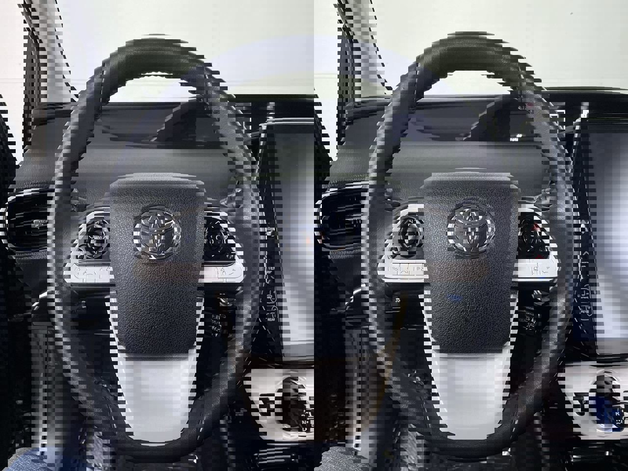 Used 2017 Toyota Prius Prime Premium w/ Carpet Mat Package image 14