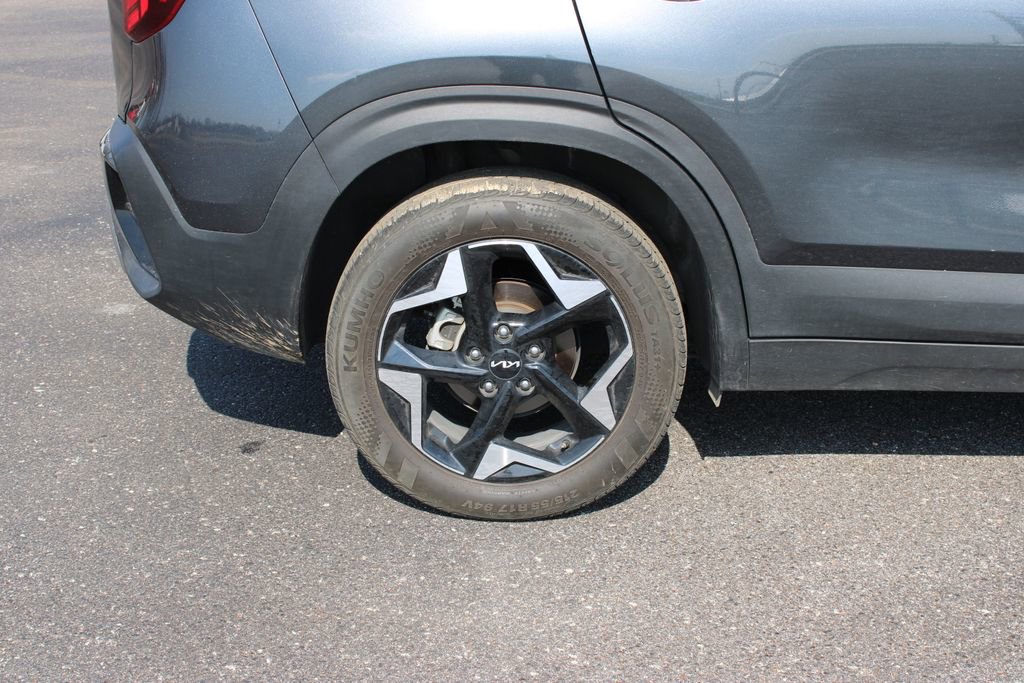 Used 2025 Kia Seltos S image 12