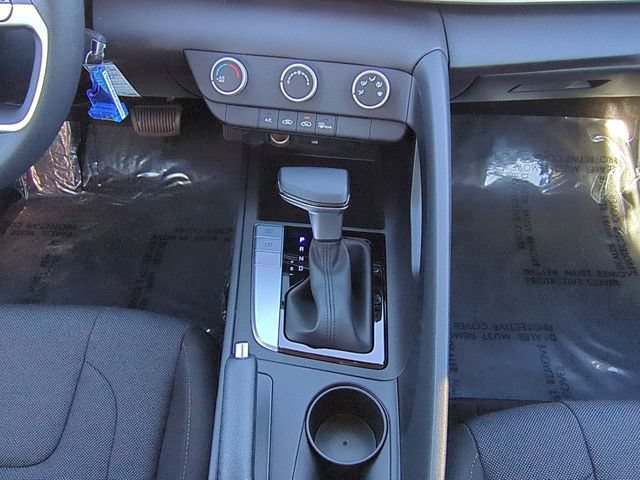 New 2026 Hyundai Elantra SE FWD image 18