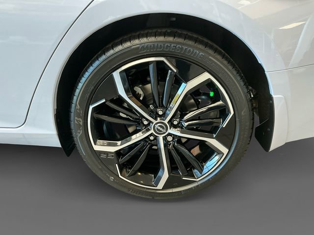 New 2025 Nissan Altima 2.5 SR image 14