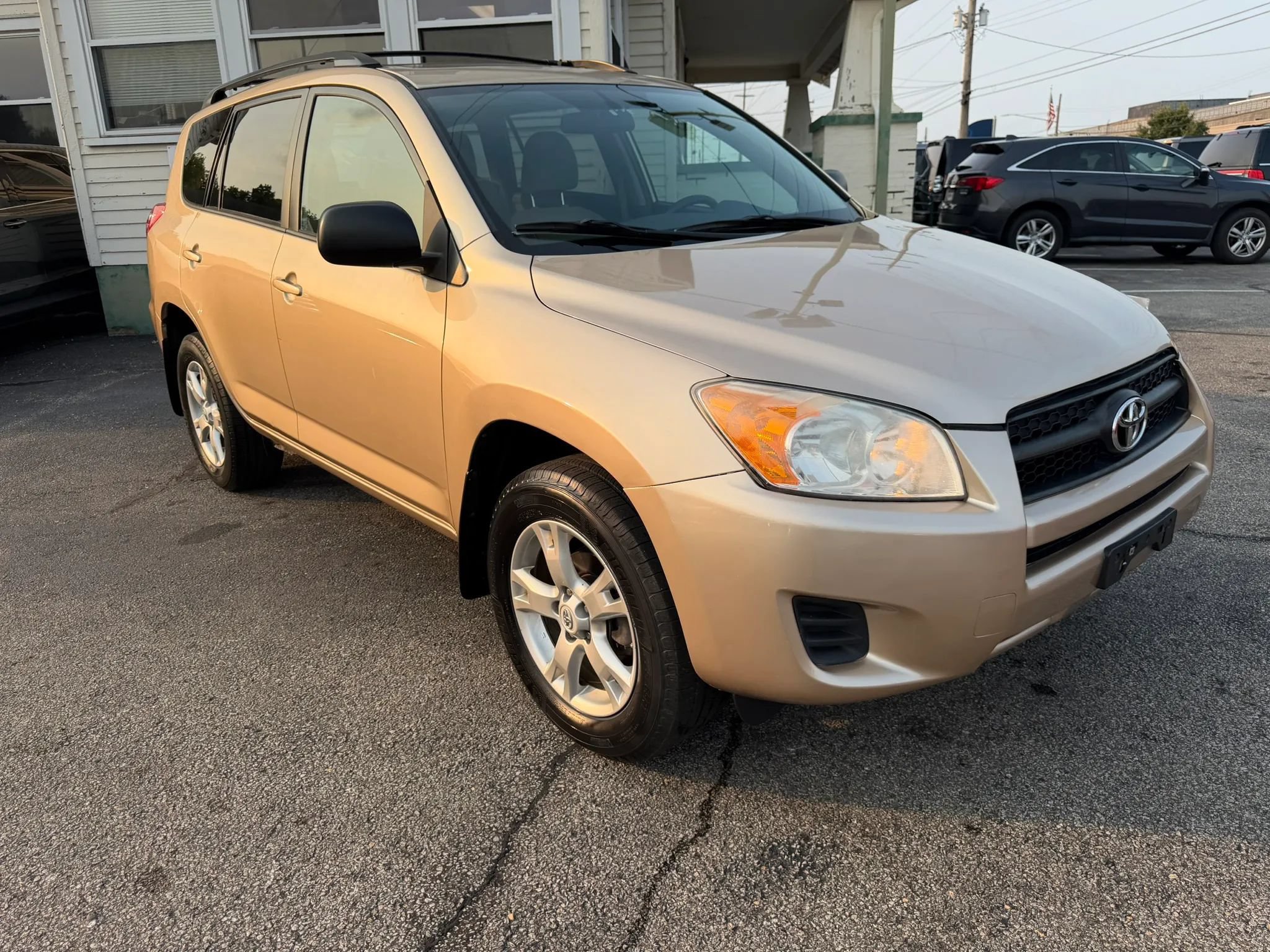 Used 2012 Toyota RAV4 4WD w/ Upgrade Value Pkg image 5