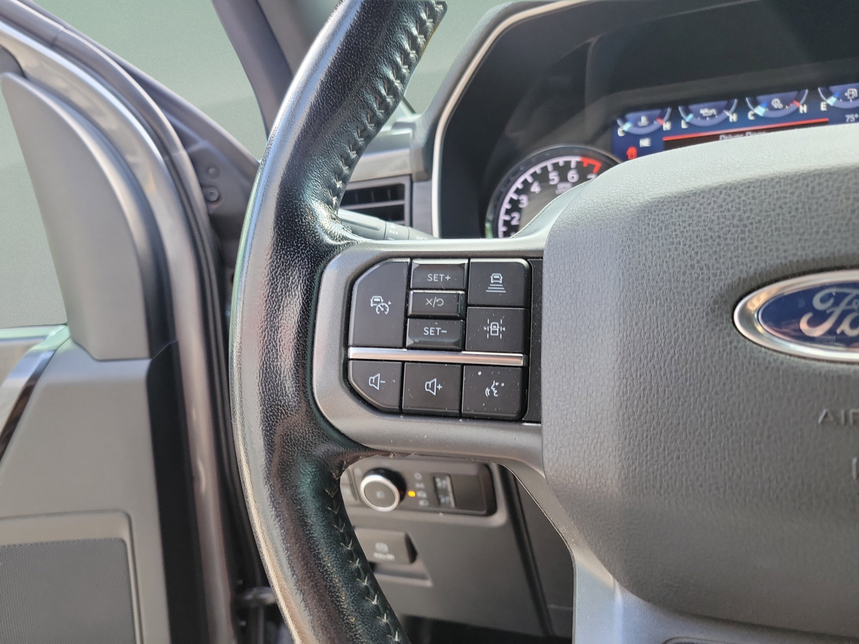 Used 2021 Ford F150 XLT w/ Equipment Group 302A High AWD/4WD image 23