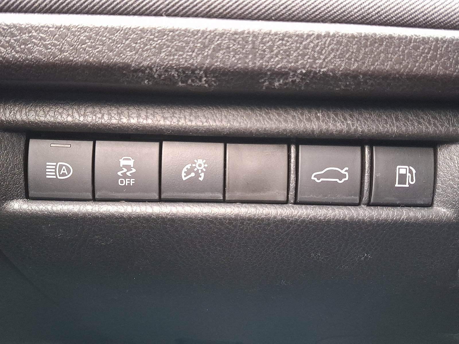 Used 2025 Toyota Camry LE image 25