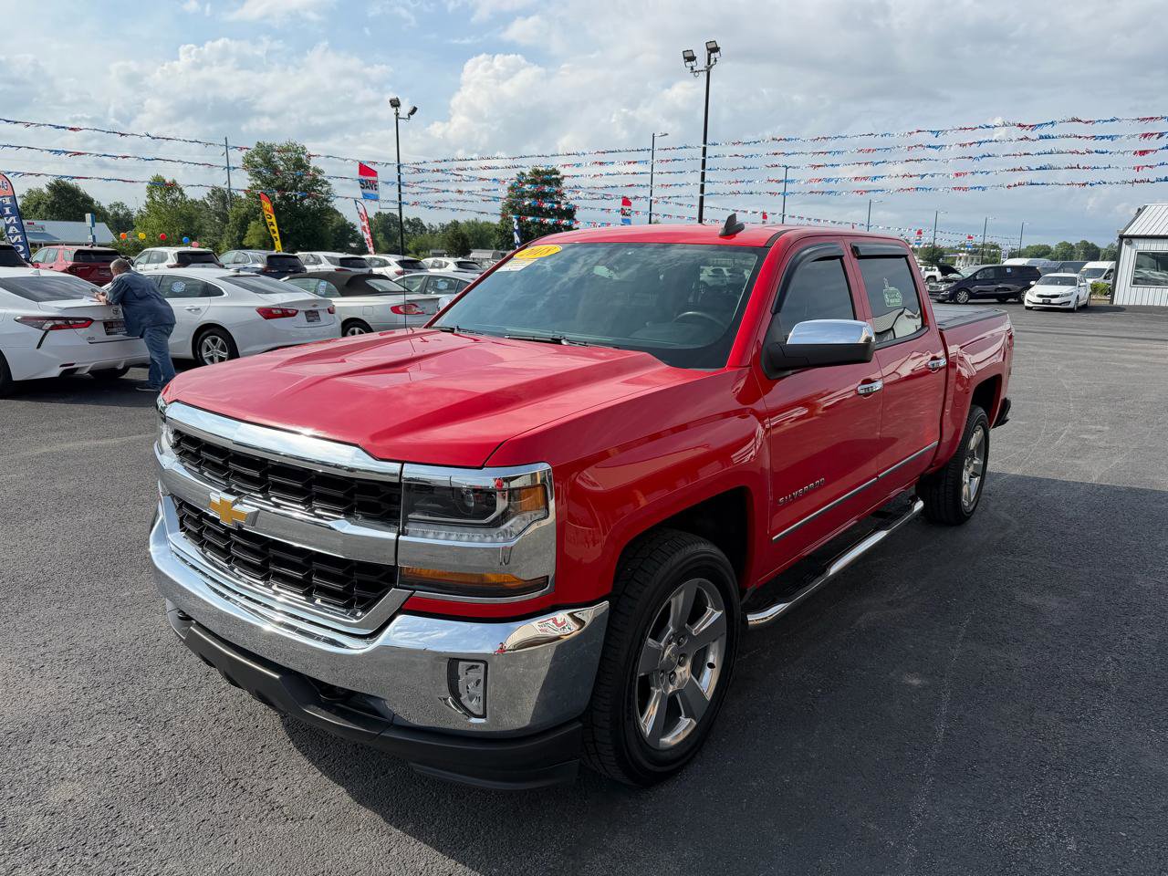 Used 2018 Chevrolet Silverado 1500 LT w/ All Star Edition AWD/4WD image 9