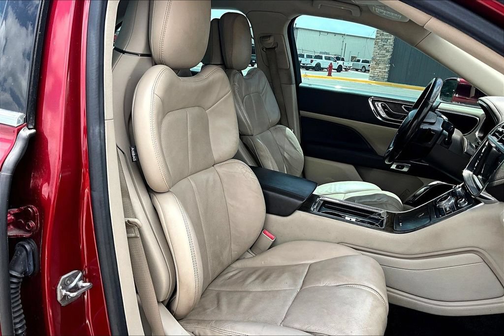 Used 2017 Lincoln Continental Reserve w/ Technology Package FWD image 7