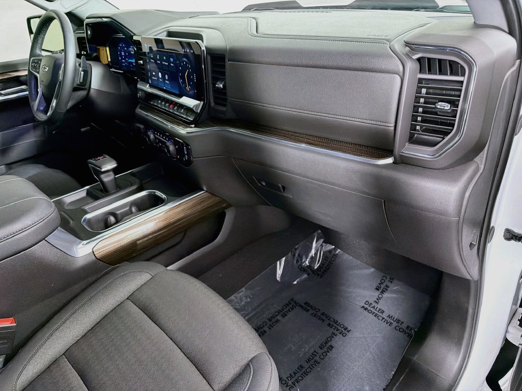 Used 2024 Chevrolet Silverado 1500 LT Trail Boss w/ Convenience Package II AWD/4WD image 29