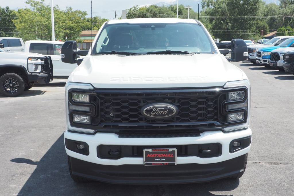 Used 2025 Ford F350 Lariat w/ Black Appearance Package AWD/4WD image 2