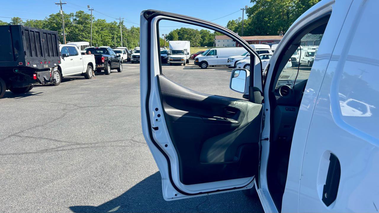 Used 2018 Nissan NV200 SV FWD image 12