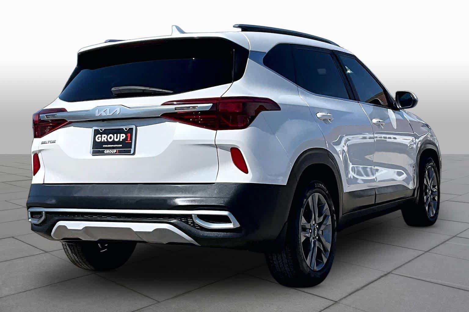 Used 2023 Kia Seltos S w/ Navigation Package FWD image 13