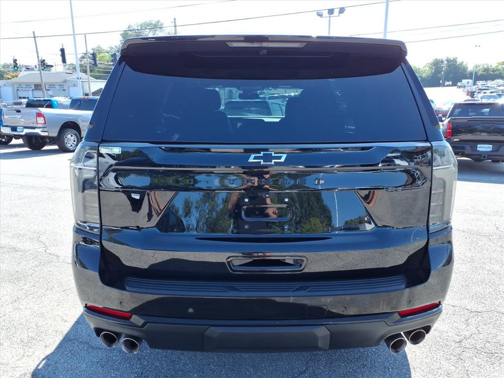 Used 2025 Chevrolet Tahoe Z71 w/ Comfort Package AWD/4WD image 5