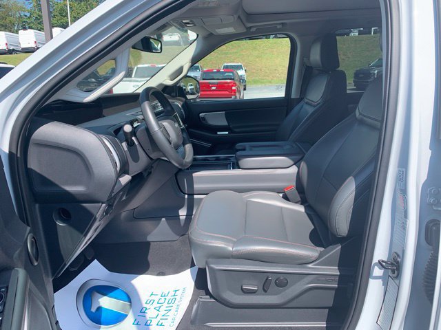 Used 2025 Ford Expedition Max Active AWD/4WD image 11