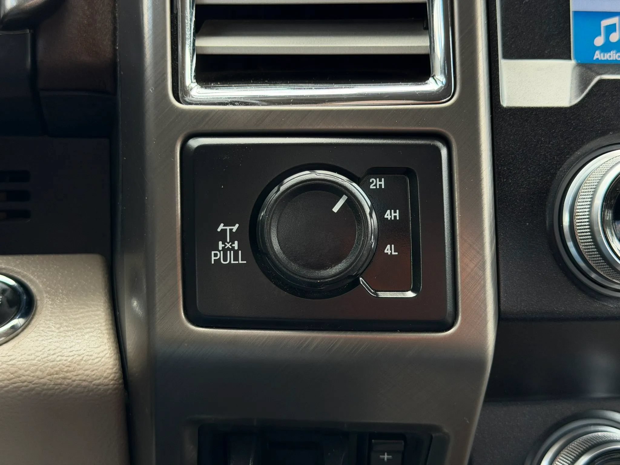 Used 2019 Ford F250 Limited AWD/4WD image 46