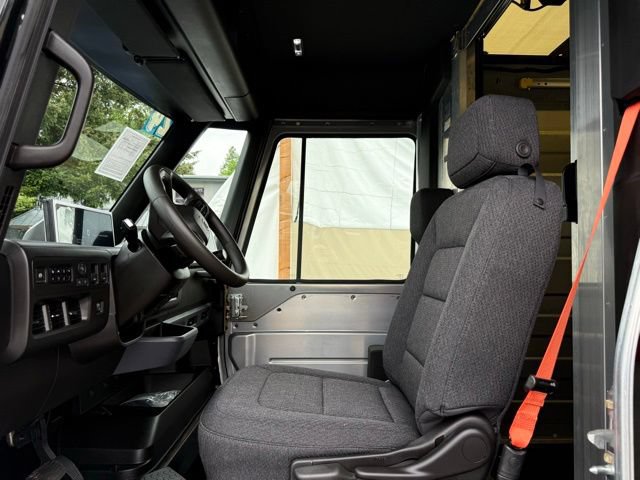 Used 2024 Chevrolet Brightdrop 400 w/ Commercial Equipment Package AWD/4WD image 8
