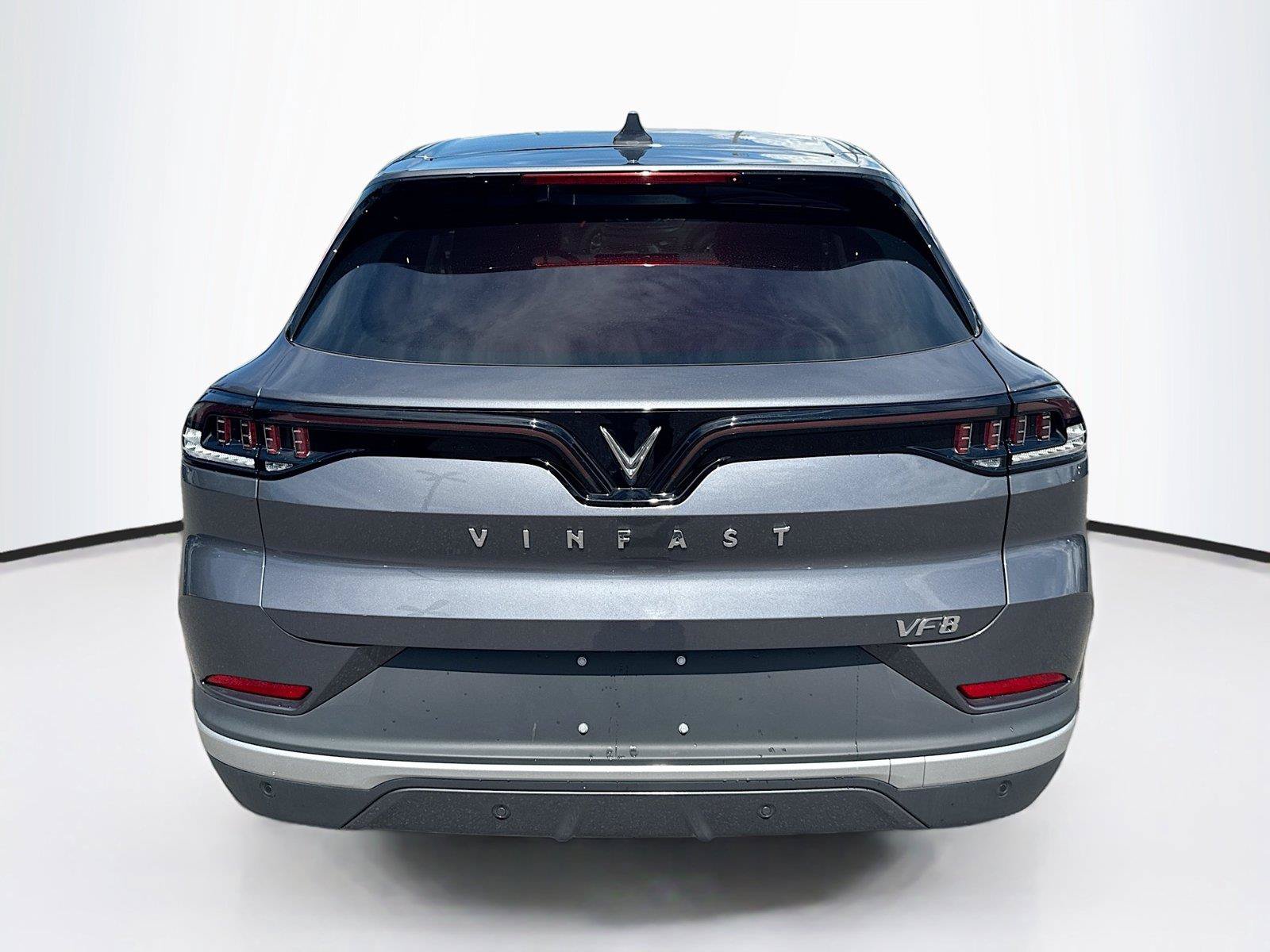 Used 2025 VinFast VF 8 Eco AWD/4WD image 4