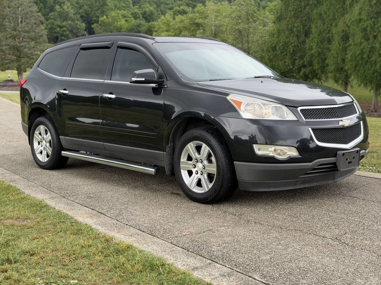 Used 2012 Chevrolet Traverse LT FWD image 7