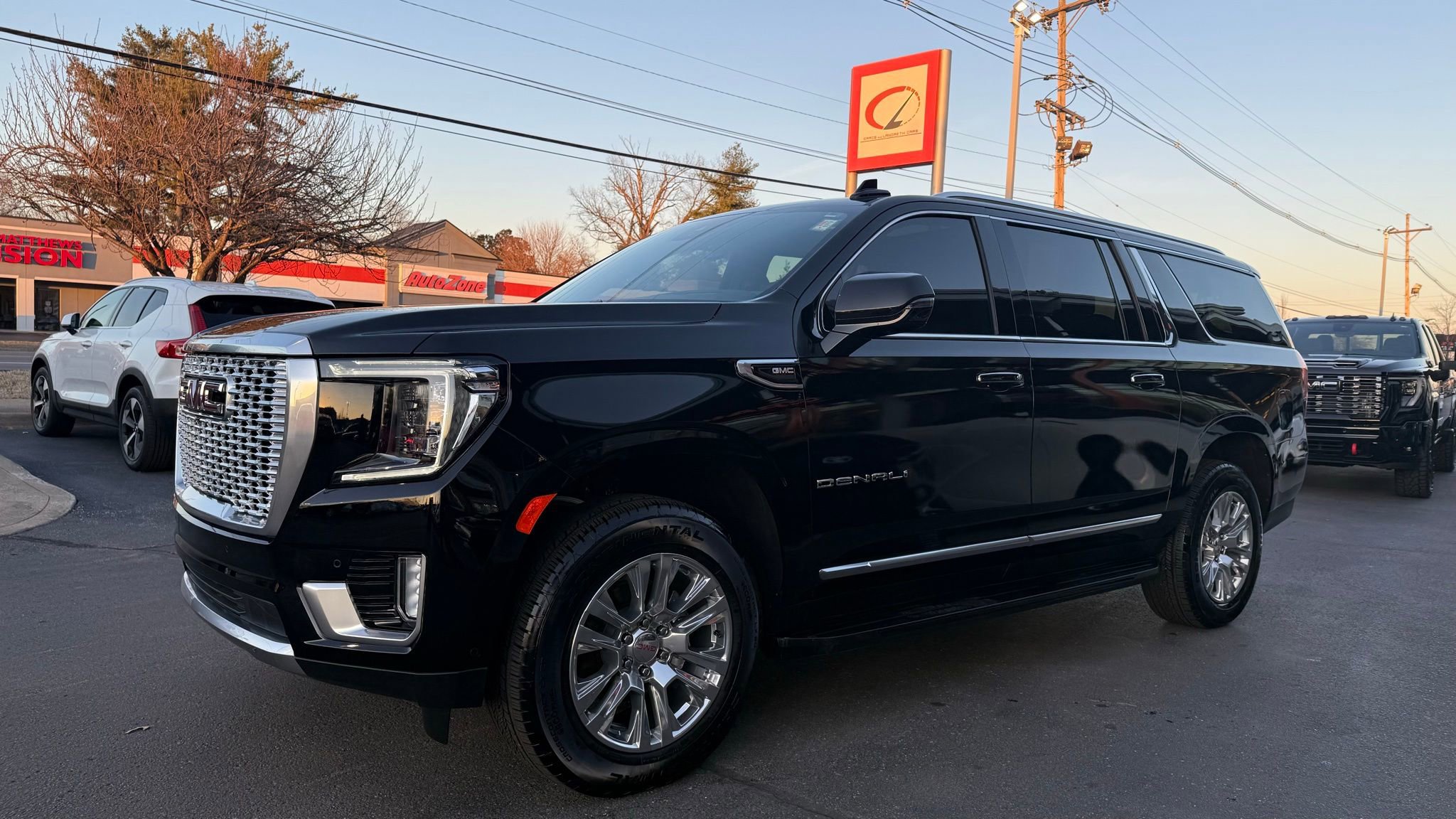 Used 2024 GMC Yukon XL Denali w/ Advanced Technology Package image 10