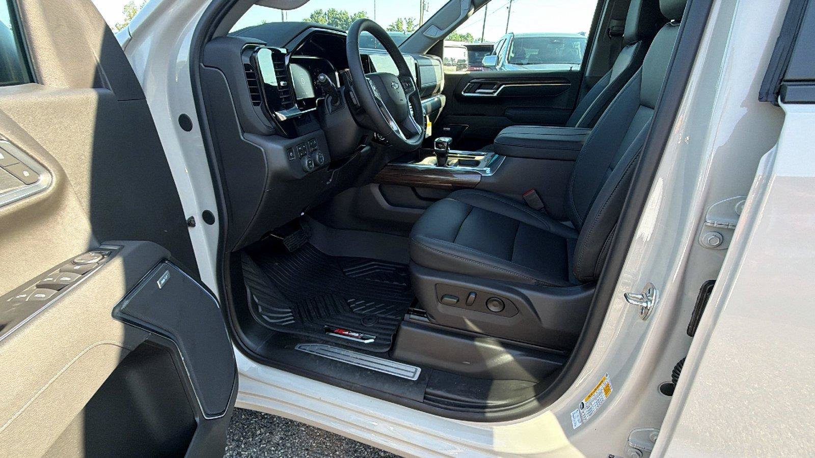 New 2026 Chevrolet Silverado 1500 RST w/ RST All Star Premium Package AWD/4WD image 16