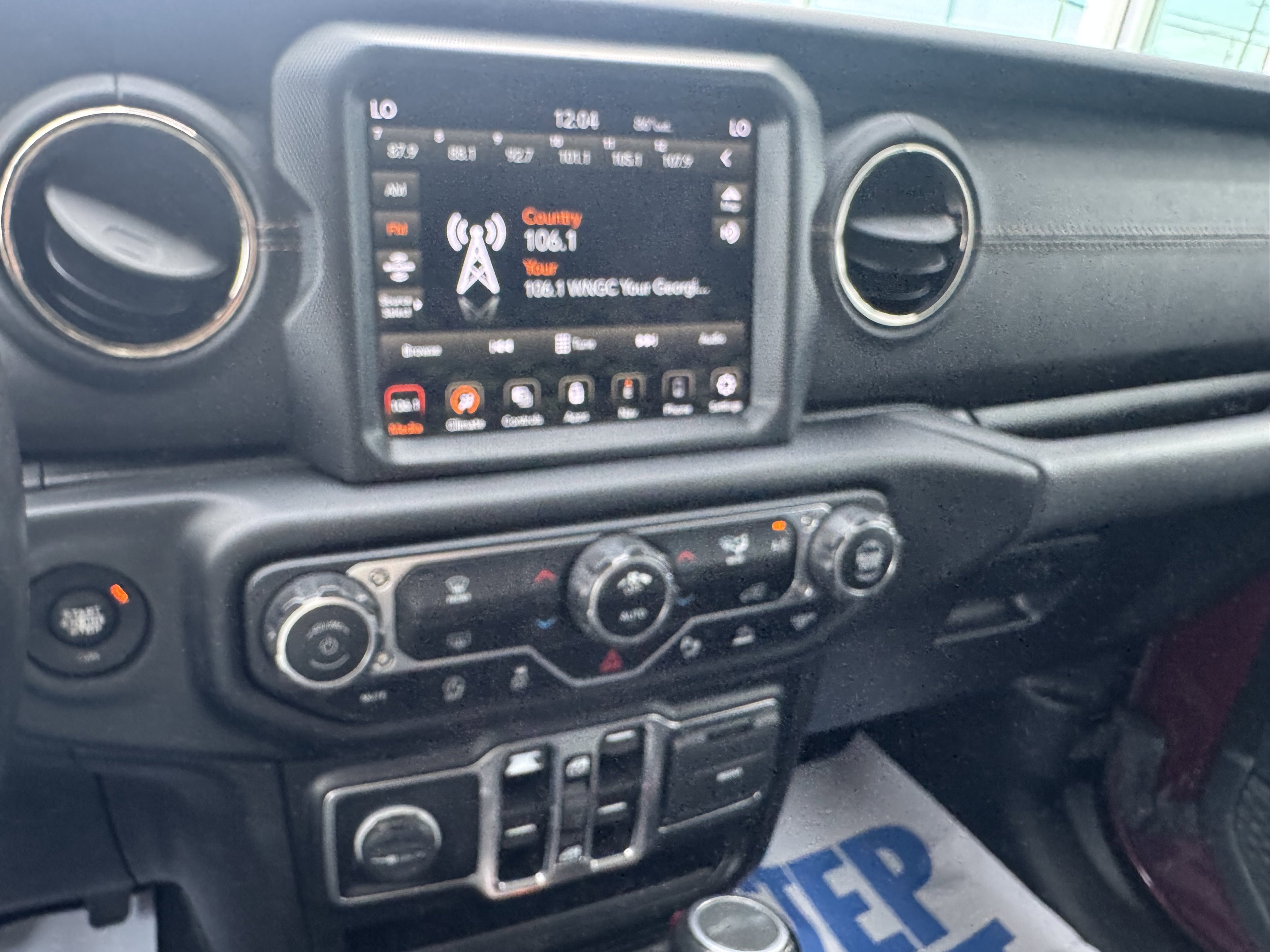 Used 2021 Jeep Gladiator Overland image 15