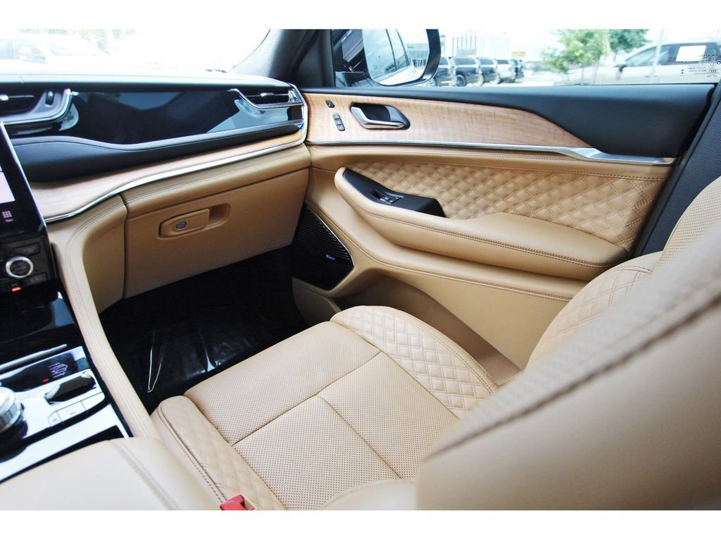 Used 2025 Jeep Grand Cherokee L Summit image 8