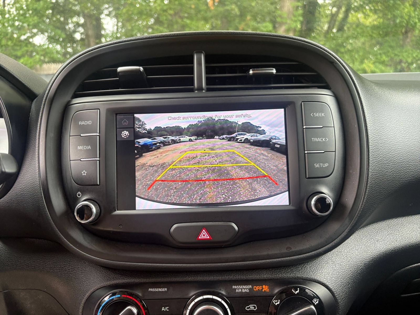 Used 2025 Kia Soul LX w/ LX Technology Package FWD image 21
