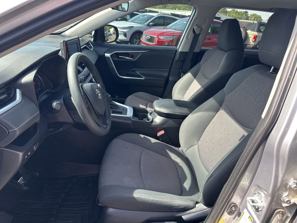 Used 2019 Toyota RAV4 XLE FWD image 15