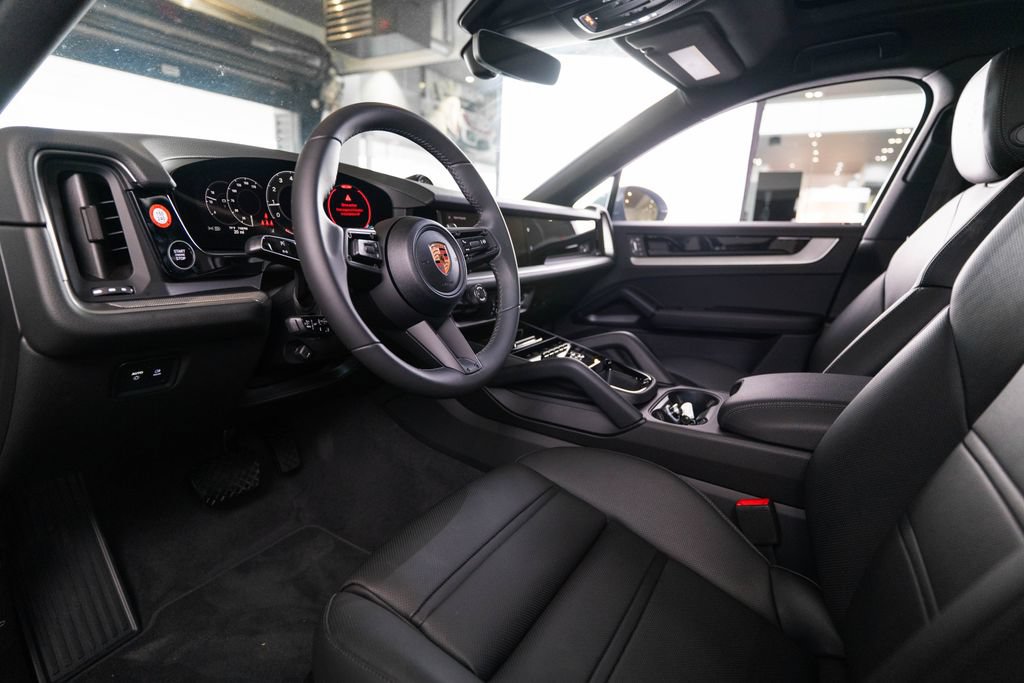 New 2026 Porsche Cayenne Coupe AWD/4WD image 4