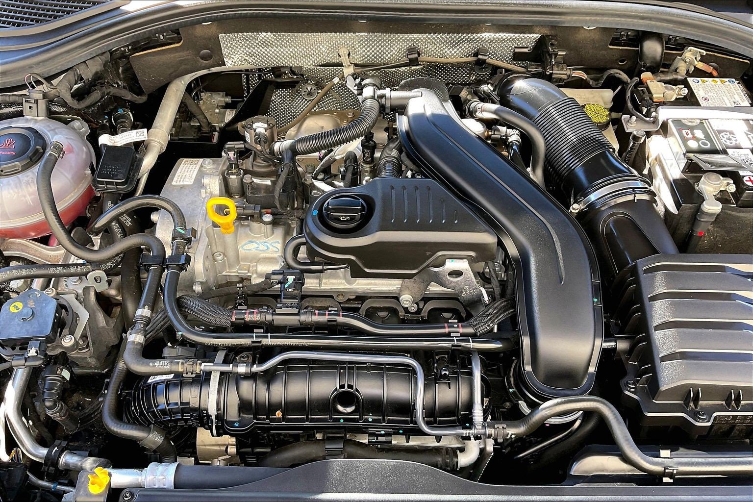 Certified 2025 Volkswagen Jetta SE w/ Black Wheel Package image 32