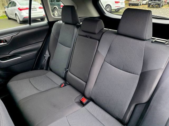 Used 2025 Toyota RAV4 XLE image 30