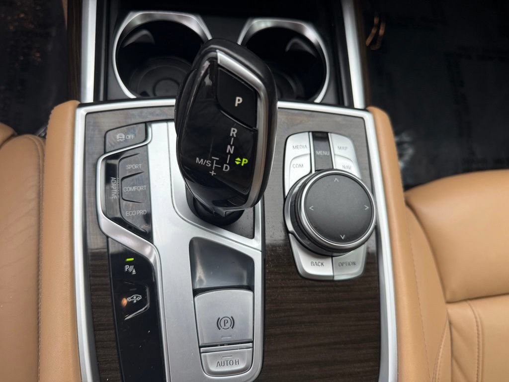 Used 2016 BMW 750i xDrive AWD/4WD image 17