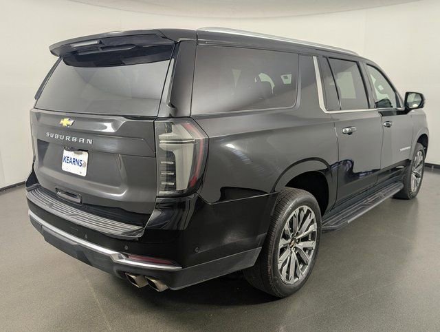 Used 2025 Chevrolet Suburban High Country w/ Sun And Tow Package AWD/4WD image 7