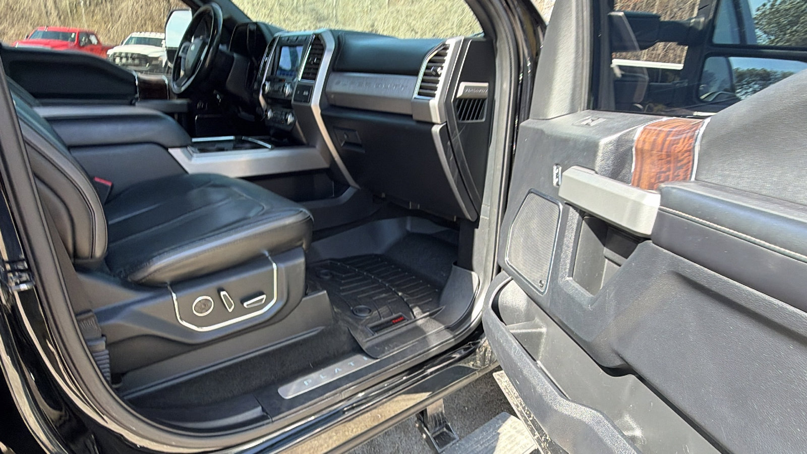 Used 2017 Ford F250 Platinum w/ Platinum Ultimate Package image 18