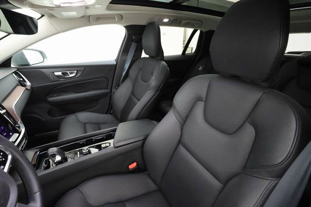 Used 2024 Volvo V60 B5 Cross Country Plus image 11