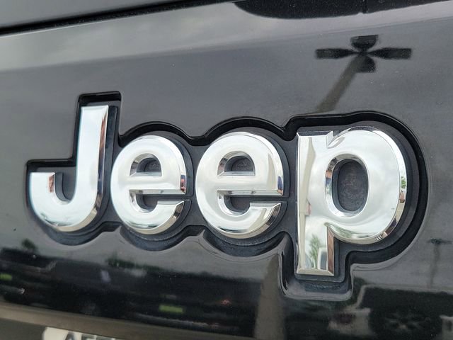 Used 2021 Jeep Grand Cherokee Laredo w/ Security & Convenience Group AWD/4WD image 8