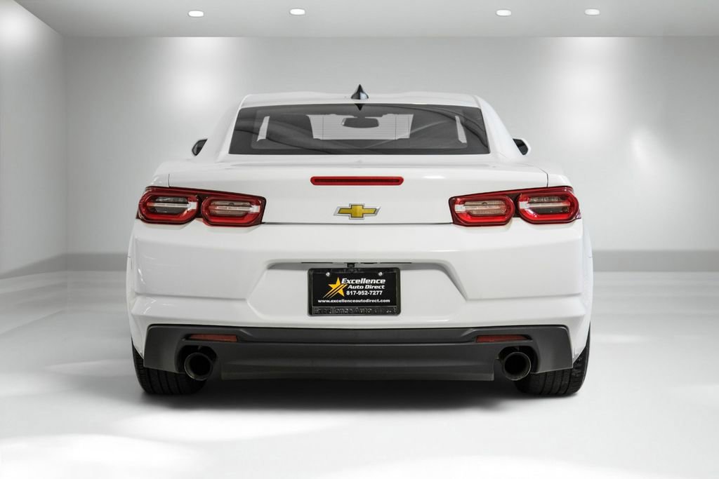 Used 2023 Chevrolet Camaro LT RWD image 9