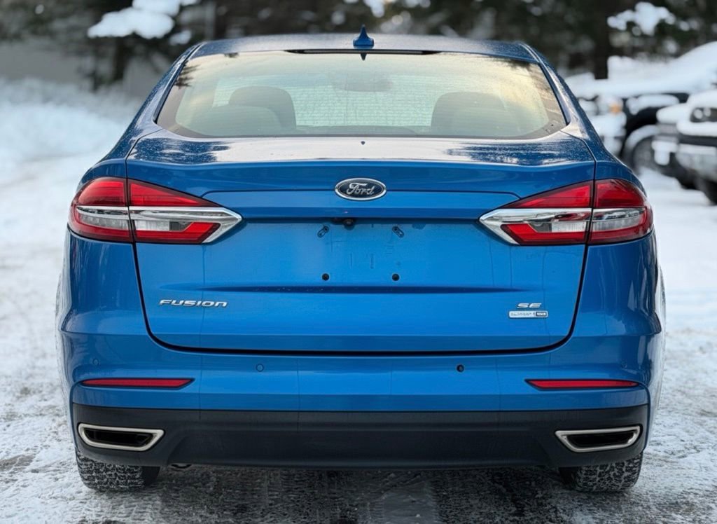 Used 2020 Ford Fusion SE image 4