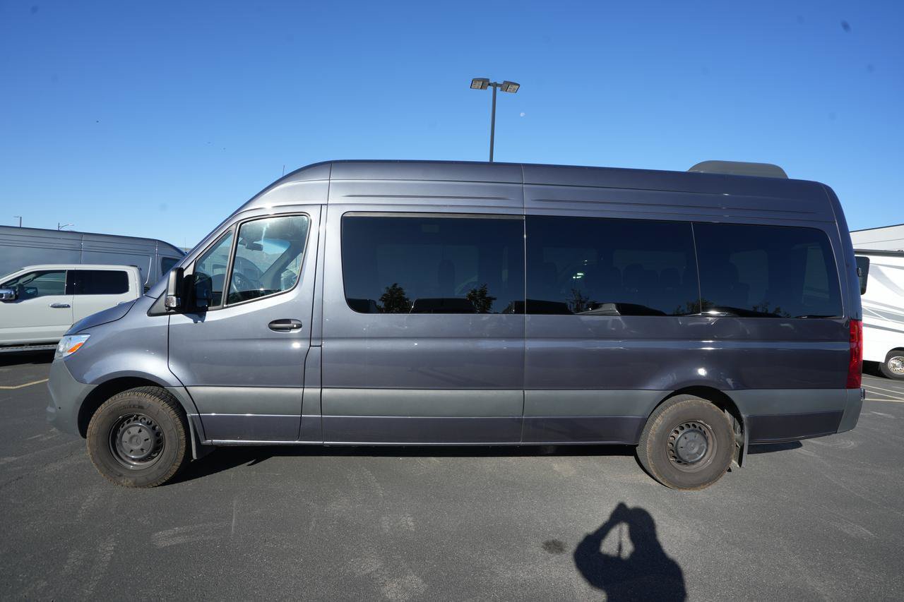 Used 2025 Mercedes-Benz Sprinter 2500 image 4