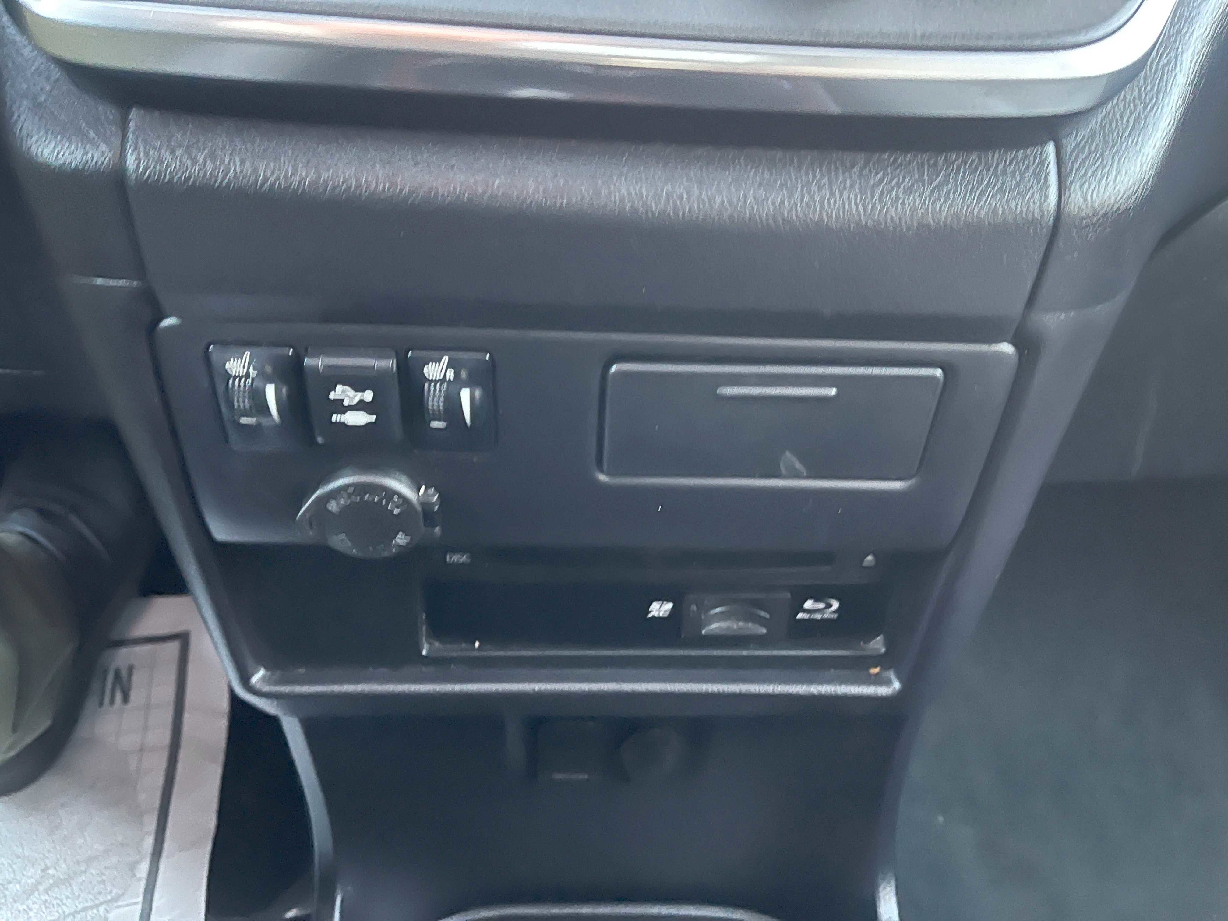Used 2019 Toyota Sienna Limited Premium w/ Protection Package image 30