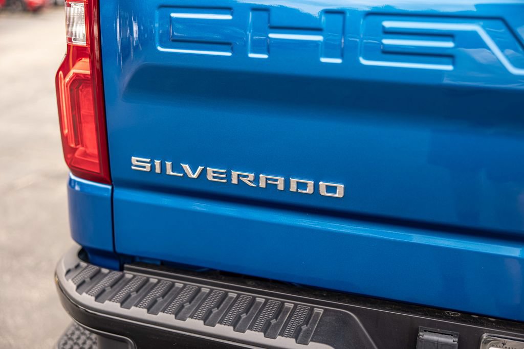Used 2024 Chevrolet Silverado 1500 LT Trail Boss w/ LT Trail Boss Premium Package AWD/4WD image 15
