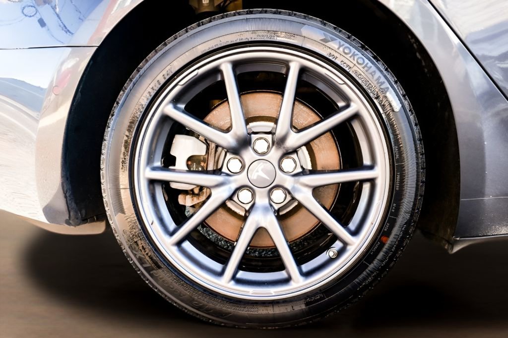 Used 2020 Tesla Model 3 Performance image 35
