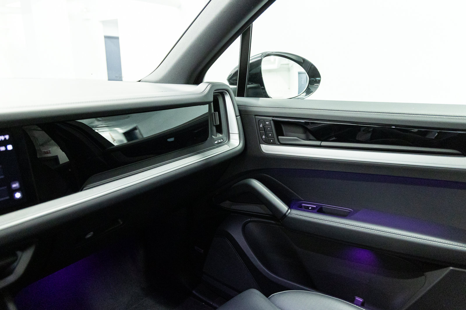 Used 2026 Porsche Cayenne S AWD/4WD image 32