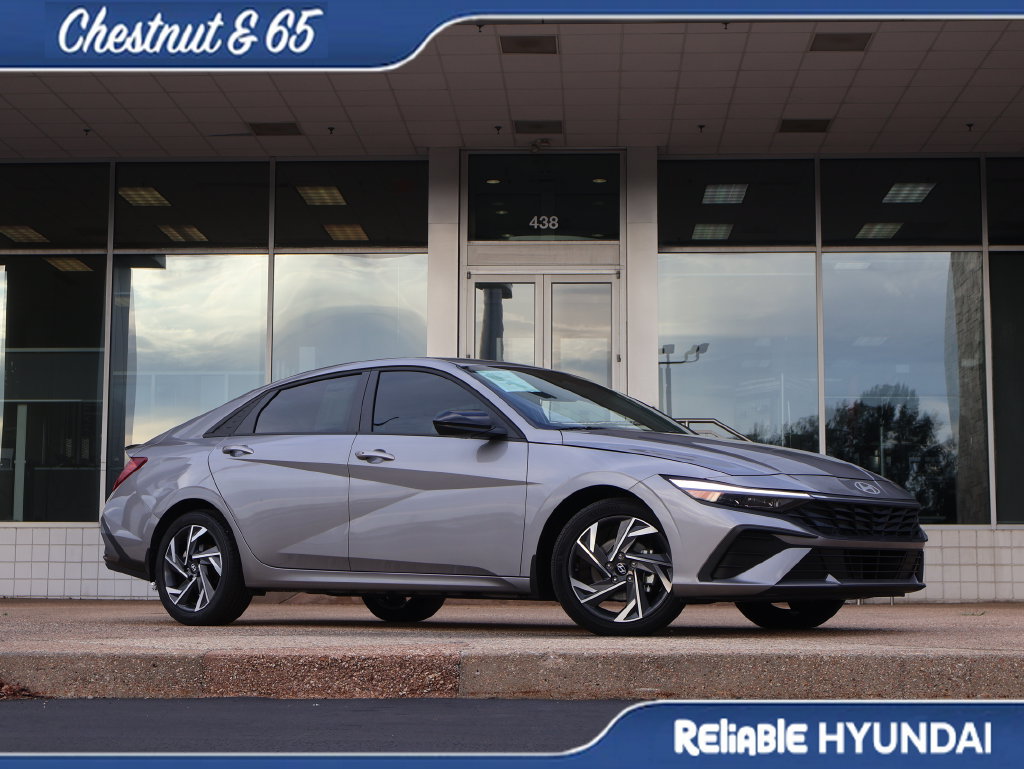 Certified 2025 Hyundai Elantra Sport FWD image 2