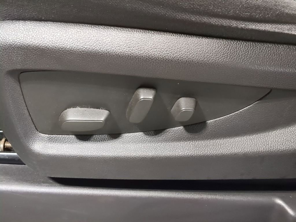 Used 2016 GMC Yukon SLE w/ Convenience Package image 21