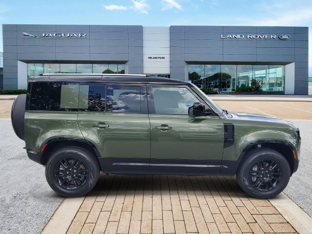 New 2026 Land Rover Defender 110 X-Dynamic SE AWD/4WD image 4
