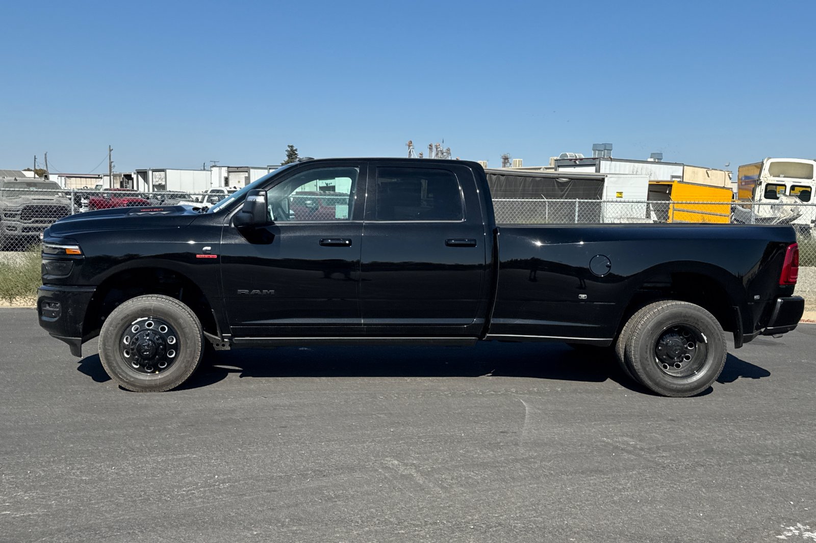 New 2027 RAM 3500 Laramie AWD/4WD image 6