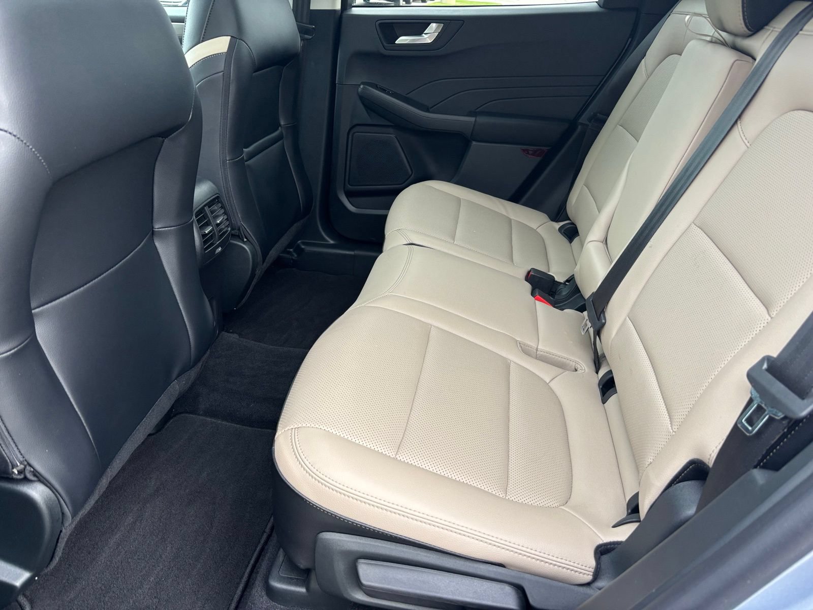 Used 2022 Ford Escape Titanium FWD image 15