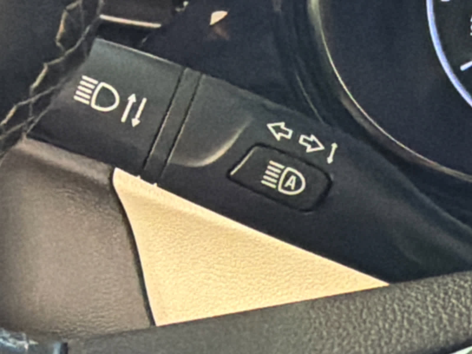 Certified 2023 Buick Encore GX Preferred w/ Cold Weather Comfort Package image 37