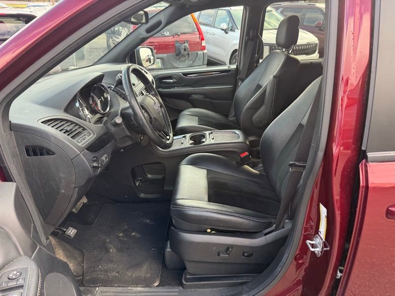 Used 2018 Dodge Grand Caravan SXT w/ Driver Convenience Group image 8