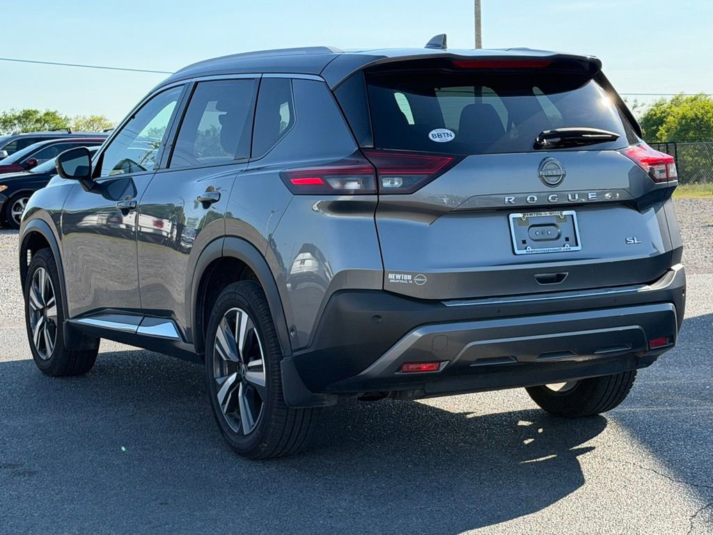Used 2023 Nissan Rogue SL w/ SL Premium Package image 7