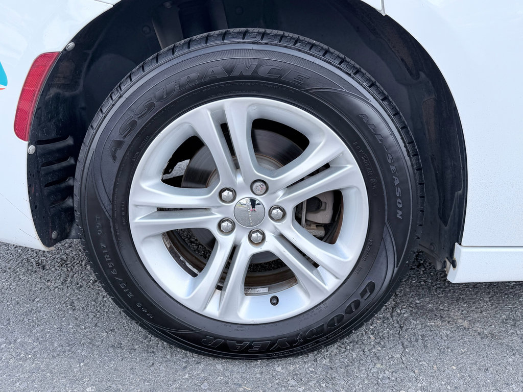 Used 2017 Dodge Charger SE w/ Popular Equipment Group image 28