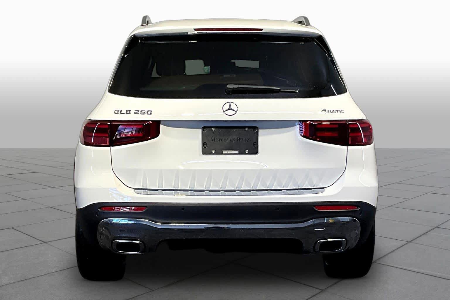 New 2026 Mercedes-Benz GLB 250 4MATIC image 4